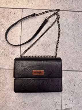 Wrangler Black Crossbody Bag with Chain Strap